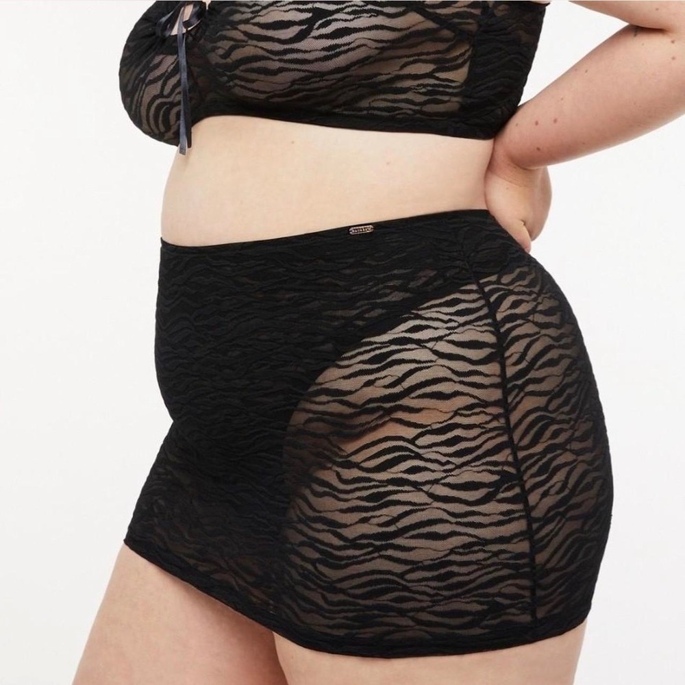 Savage X Fenty All Over Me Lace Skirt Black Size 4X NWT New With Tags
